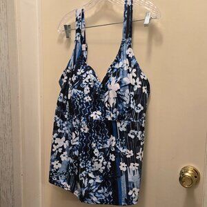 Swimsuits For All, multi color Tankini Top, Size 26
